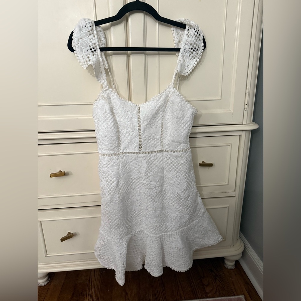 White sleeveless dress
